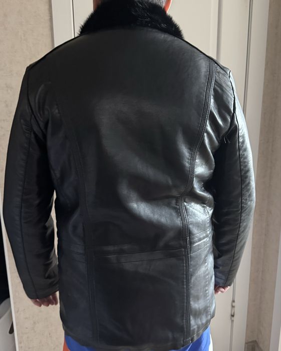 Куртка кожа зам не одевалось .