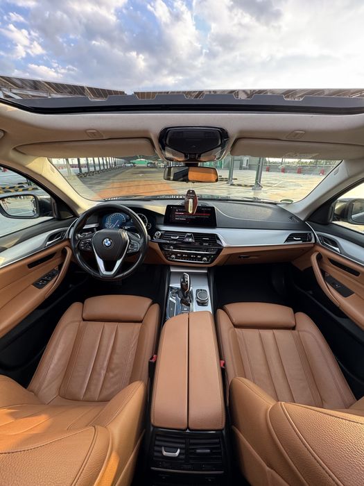 BMW Seria 5 G30 525 (231 cai)