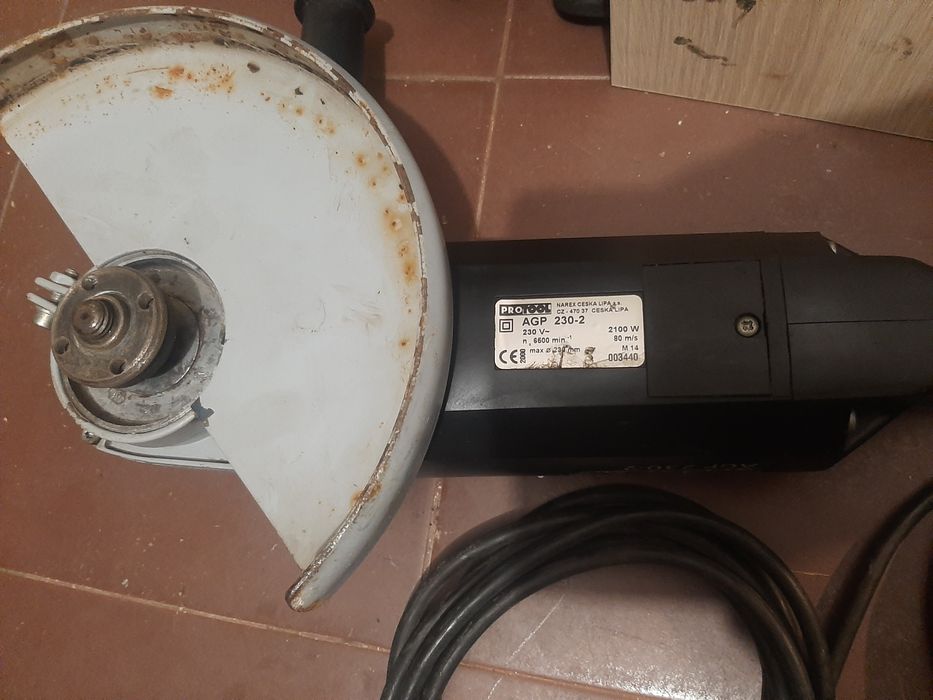 Големи ъглошлайфи и бормашина