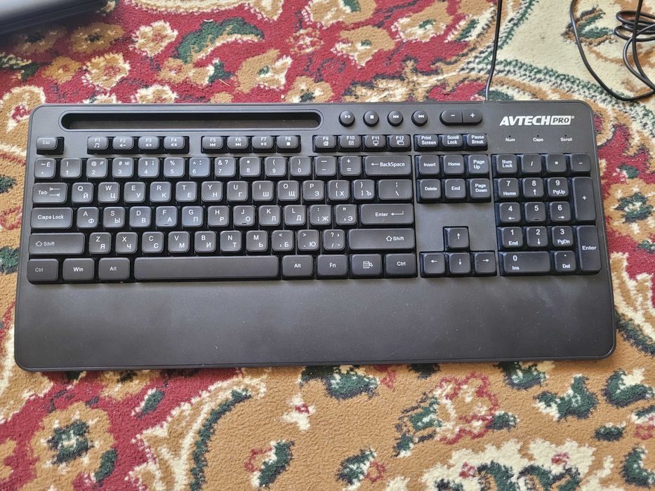 Lenevo ноутбук сатылады