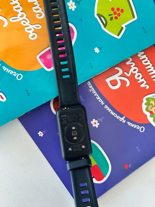 Продам huawei watch
