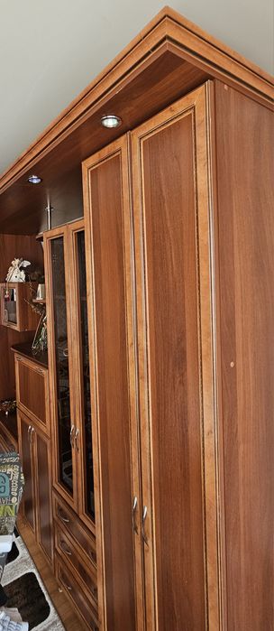 Стенка в хорошем состояние  самовывоз