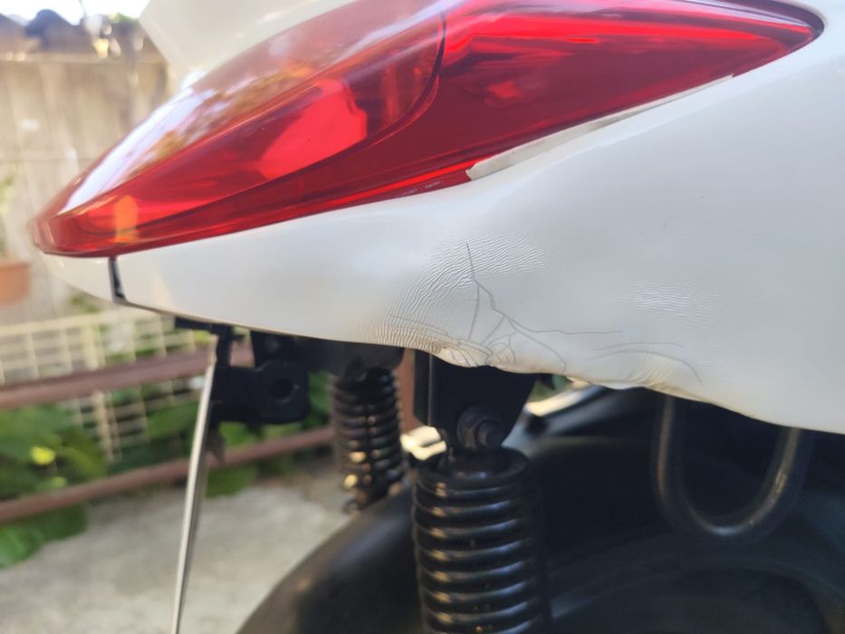 Dezmembrez Yamaha xmax 250 2012 avariata