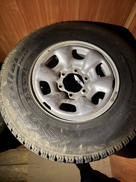 «Оригинальные колёса от пикапа 235/75 R15 (диски + шины)»