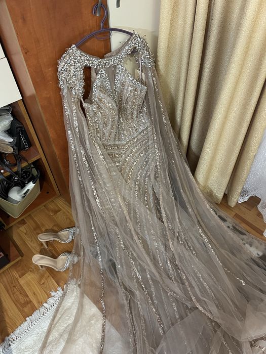 Елегантна рокля