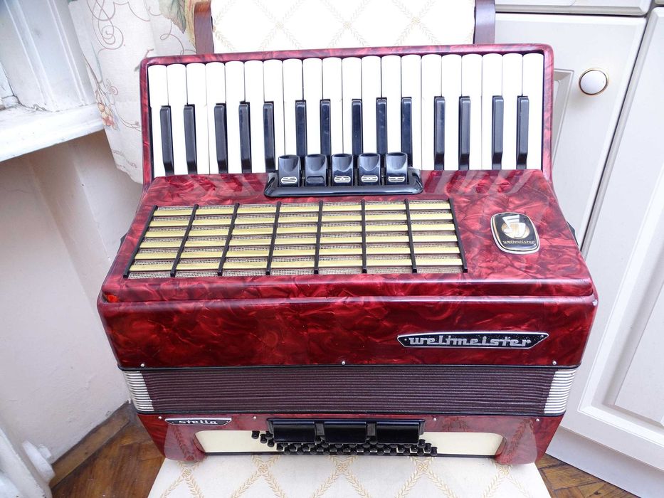 Акордеон Велтмайстер Стела 60 баса