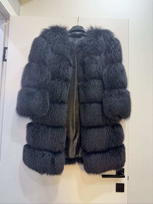 Продам роскошную песцовую шубу