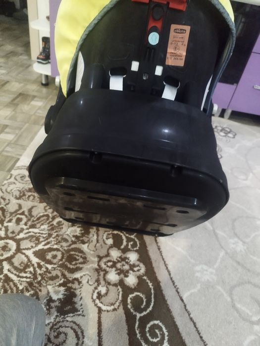 Продам автокресло chicco