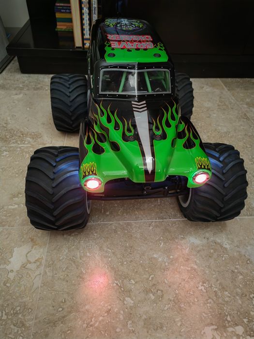 Automodel RC Losi 1/8 LMT Grave Digger 4x4 Brushless