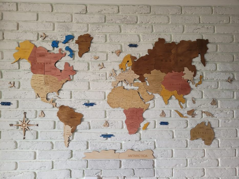 Карты мира и Казахстана декор