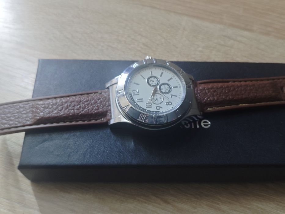 Часы-электрозажигалка