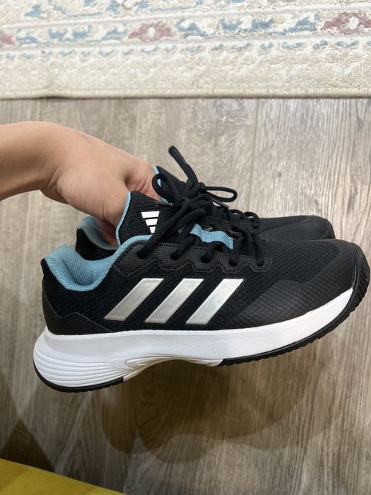 Кроссовки Adidas