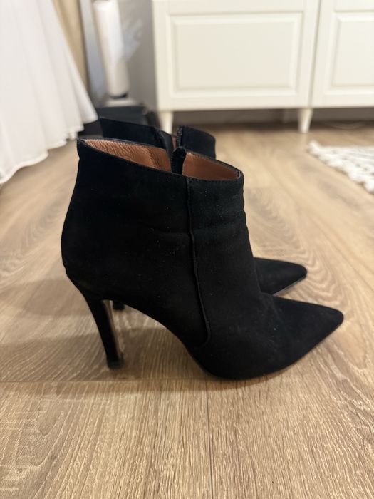 Botine stiletto piele intoarsa