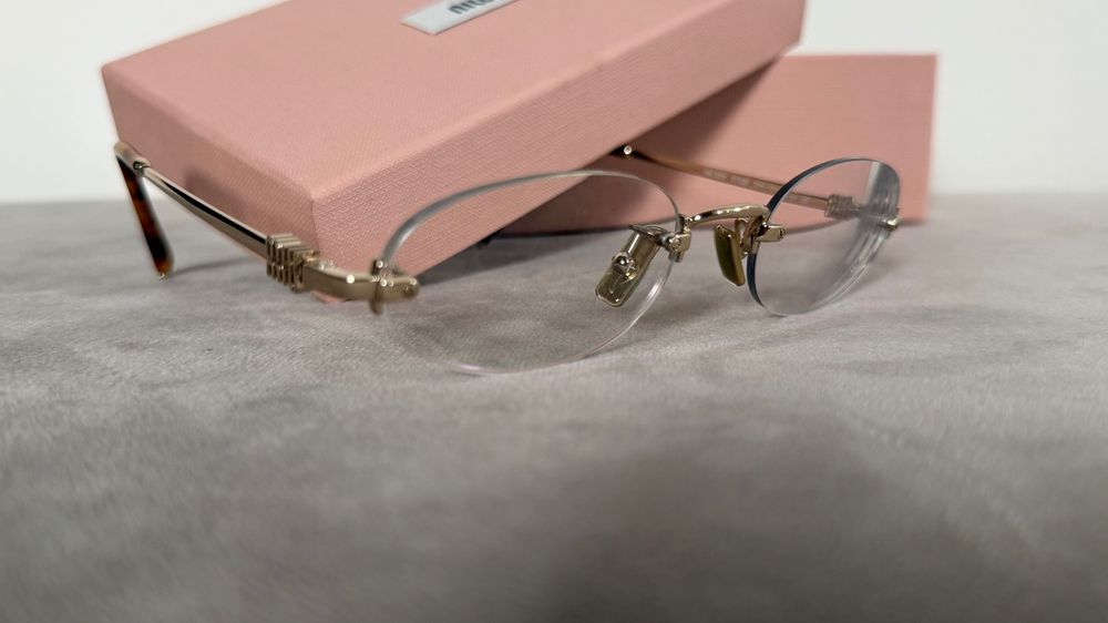 Диоптрична рамка miu miu