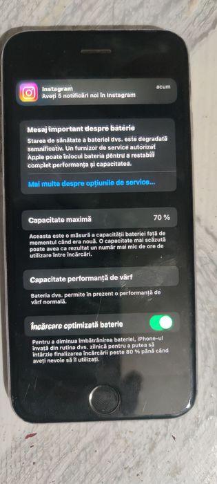 Vând iPhone 6s în stare foarte bună.
Baterie: 70% capacitate.
Funcțion