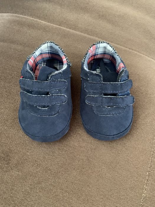 Кроссовки для малыша 3-6 мес