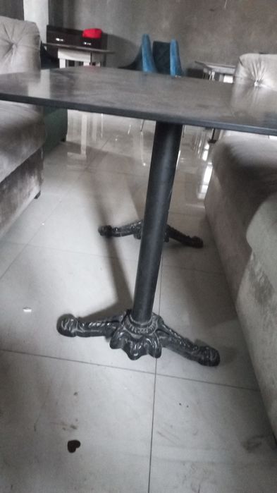 комплект, стол еки диваны менен сатылады