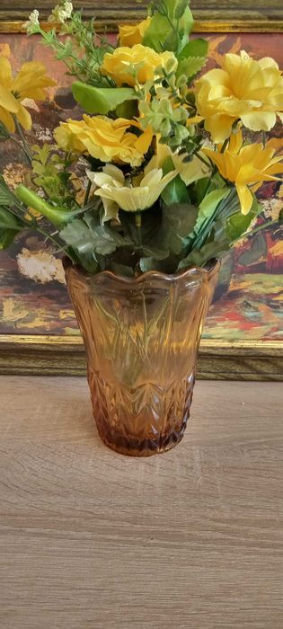 Кристална ваза. Вази-18-70лв.Декантер,гарафа, чаши-30лв