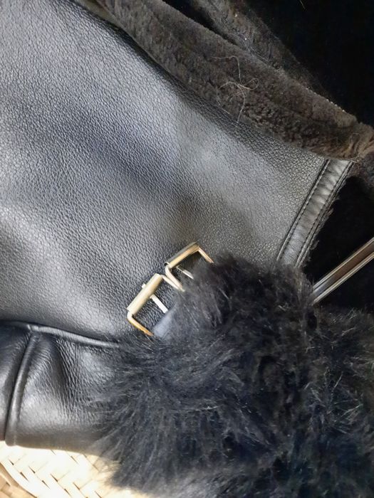 Продам чёрную 10000