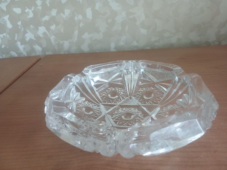 Различные хрустальные вазы