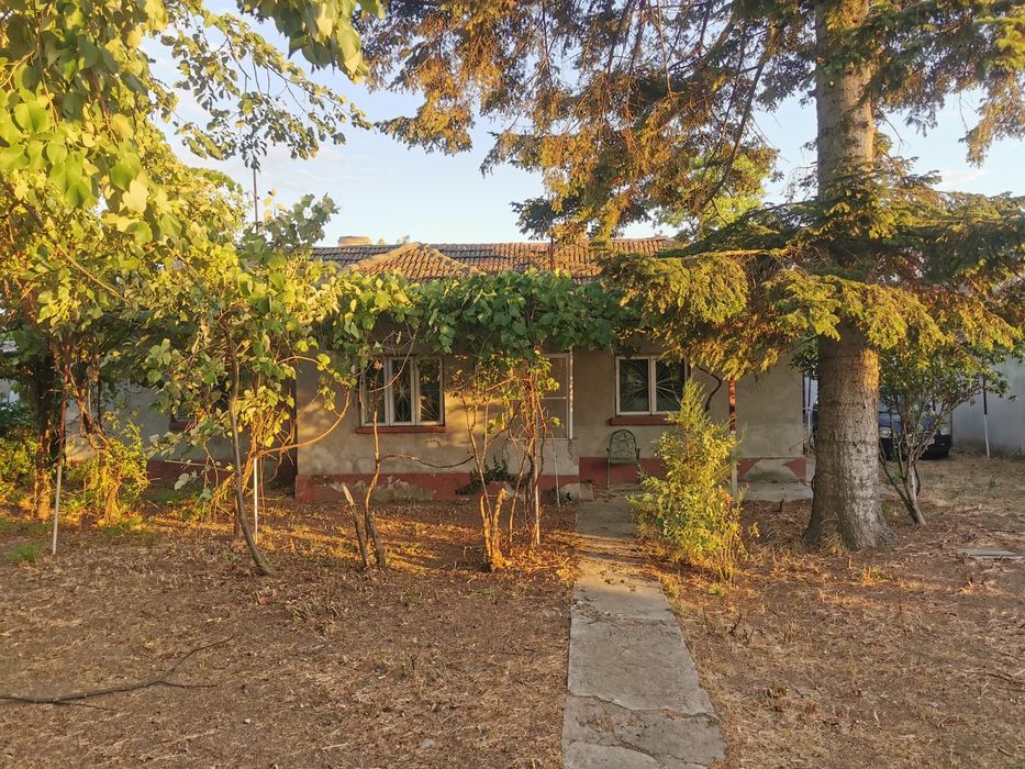 Teren si casa batraneasca