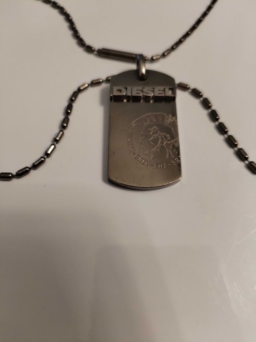 Vând lănțișor de la Diesel