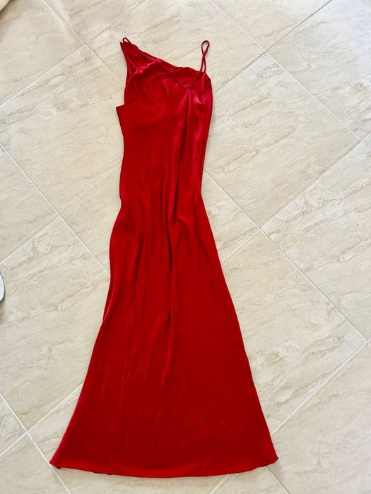 Червена рокля Марки Zara