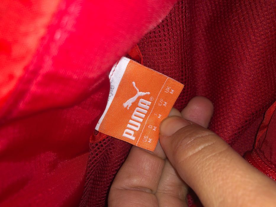 Ново спортно горнище,ветробранка на Пума размер М