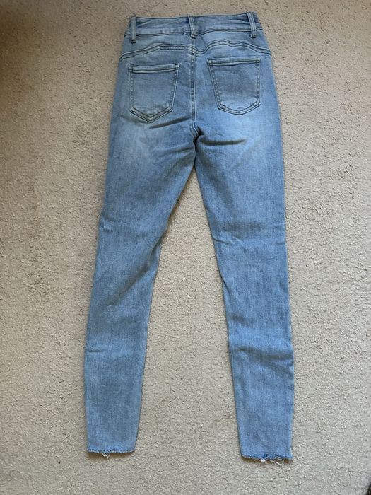 Дамски дънки с камъни