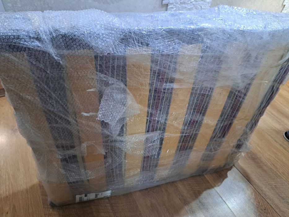 Раскладушка ,хорошего качества .