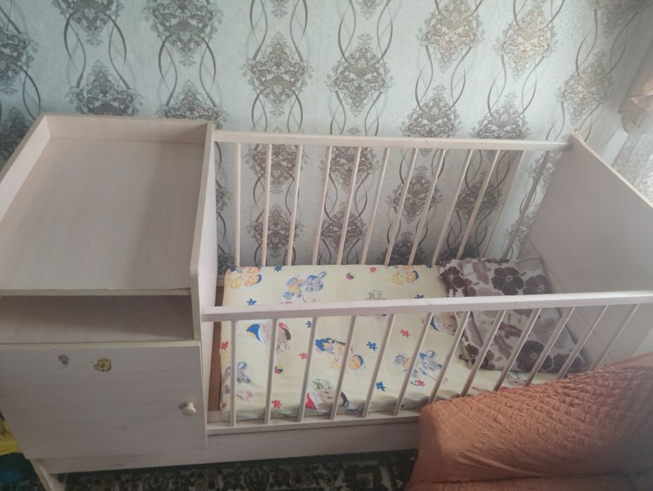 Продам детскую кроватку