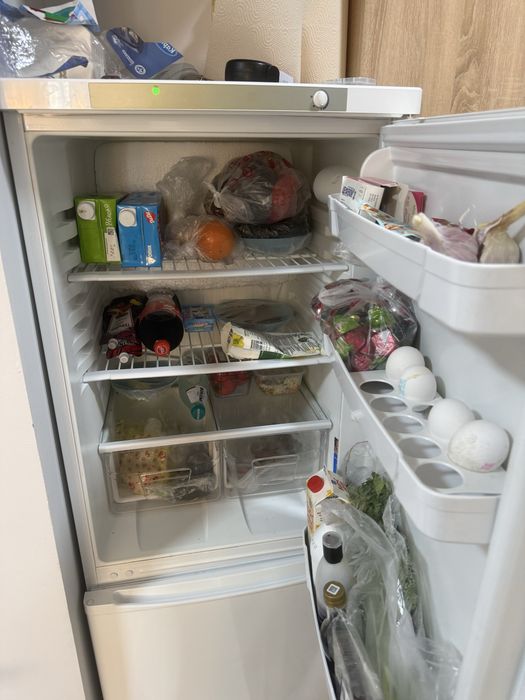 Продам Холодильник indesit