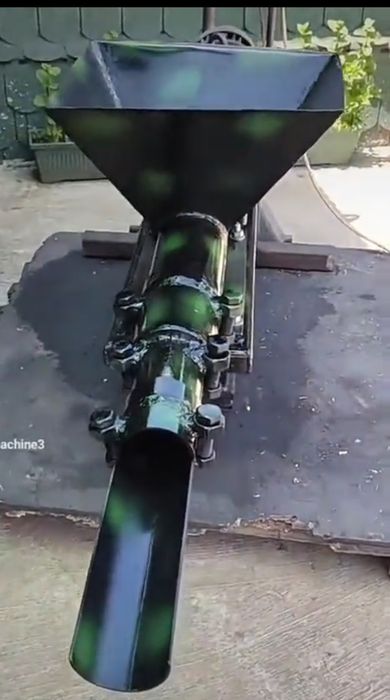 Șnec și Presă de brichetat rumeguș cu praf de cărbune