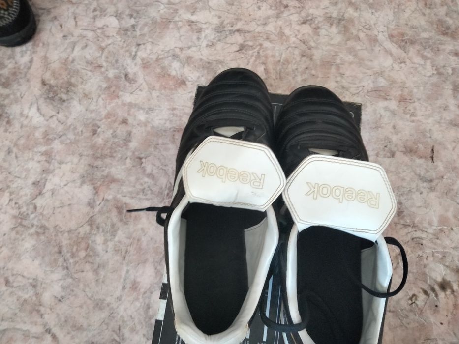 Продаю оригинал Сороконожки Reebok