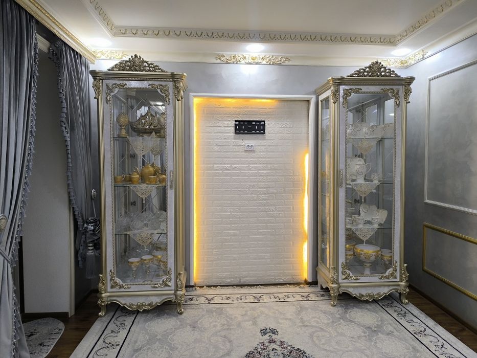 Klassik uslubdagi mebel to‘plami sotiladi
Uy bezagiga hashamat va