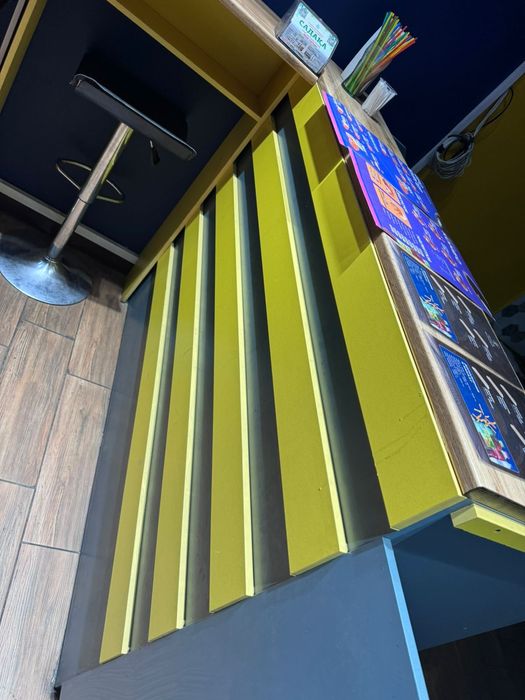 Продам Ресепшн в хорошем состоянии!