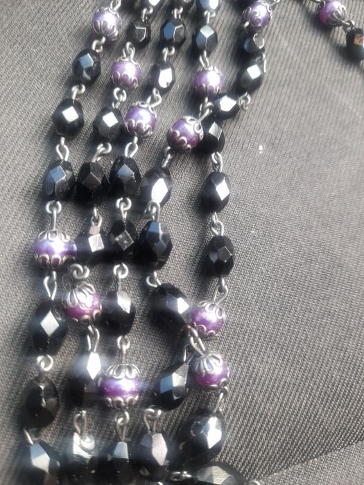 Vind colier din pietre semipretioase