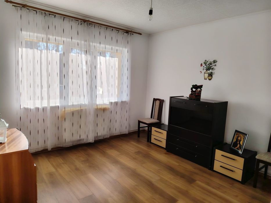 Vand apartament 3 camere pe Radu de la Afumati,zona Biomedica
