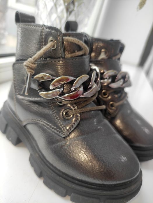 Стильные осенние зимние ботинки на девочку 3 года