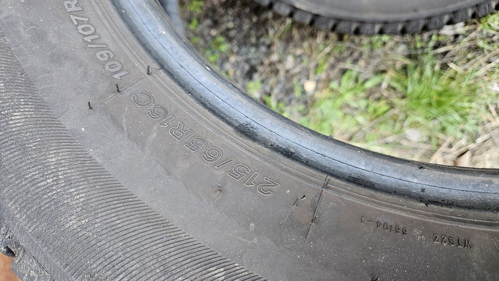 2бр като нови гуми 215 65 16С дот 25 ласа lassa