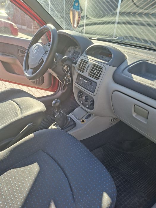 Renault Clio 2. An 2005