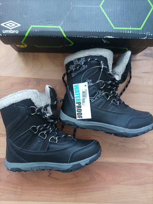 2чифта нови водоустойчиви ботушки N28