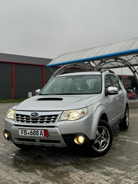 Vând Subaru Forester 2012