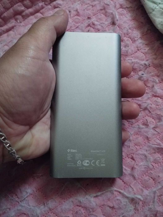 Продаю Power bank на 10.000 миллиампер