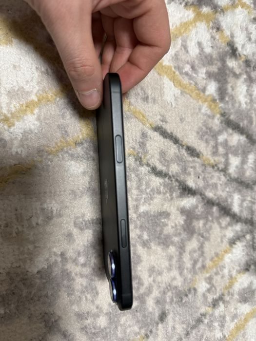 Продам айфон 16 плюс