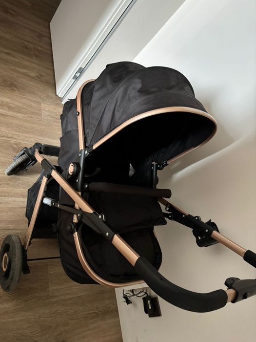 Детская прогулочная коляска