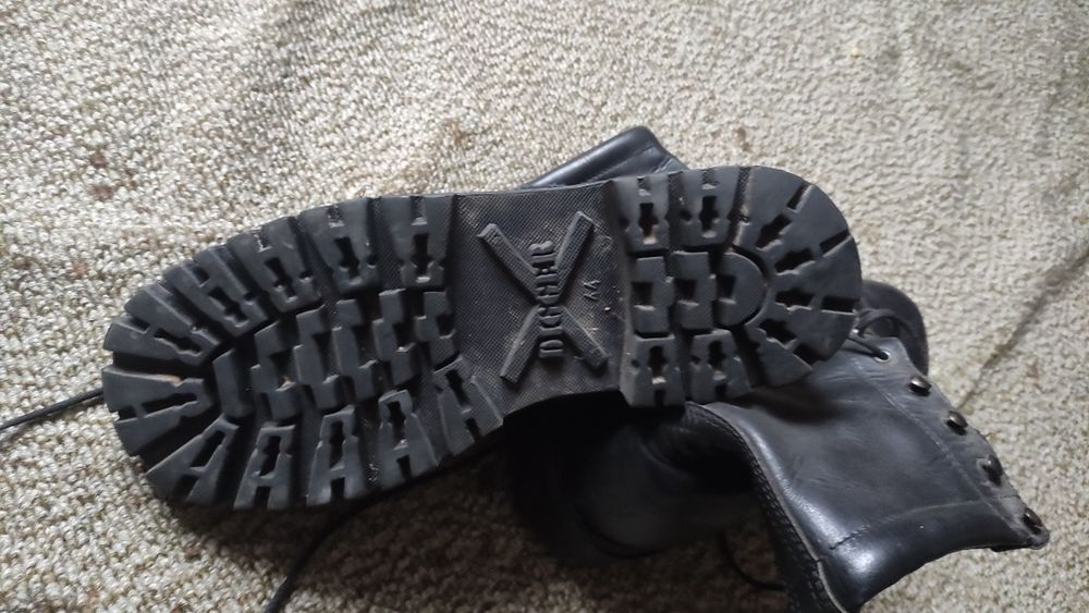 Продавам полицейски кубинки