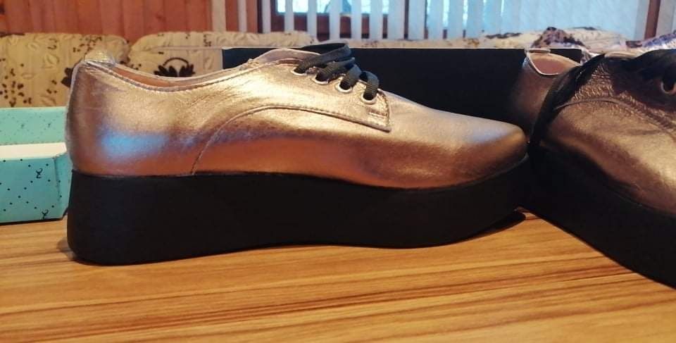 Нови дамски обувки и боти