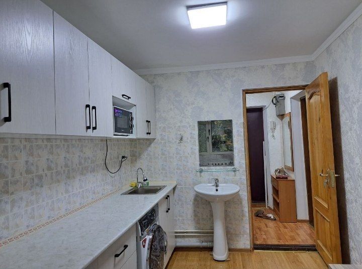 Novza metro yaqinida (Hamza)