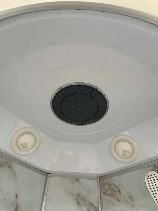 Продам душевые кабинкт